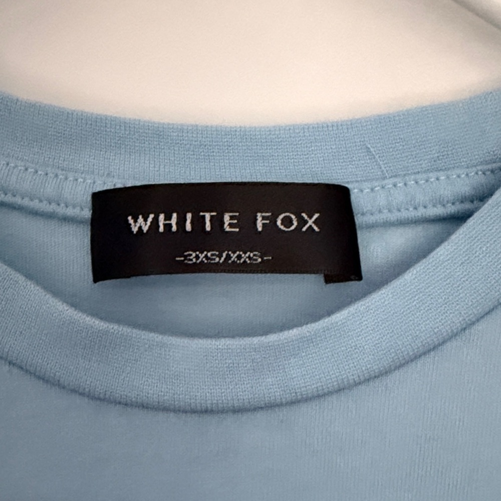 White Fox 3XS/XXS Oversized Baby Blue Tee Like New - Picture 8 of 8